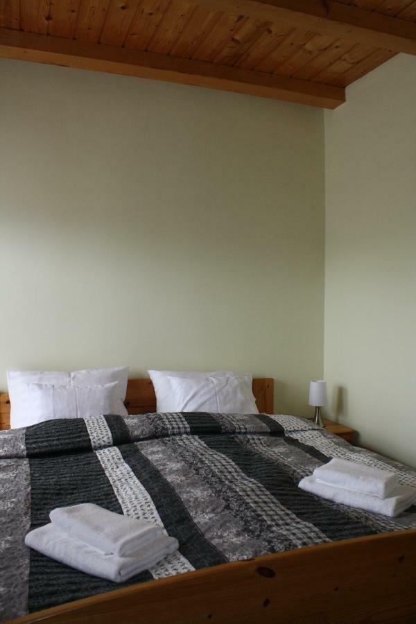 Kedvenc Vendeghaz Hotel Miskolc Ngoại thất bức ảnh