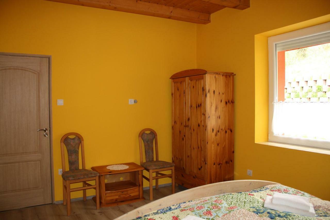 Kedvenc Vendeghaz Hotel Miskolc Ngoại thất bức ảnh